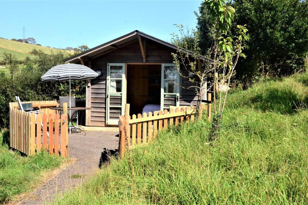Woolcombe Cabin East Allington Экстерьер фото