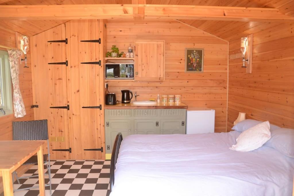 Woolcombe Cabin East Allington Экстерьер фото